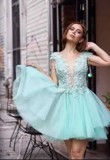 Mint Tulle by Karmen Aksu