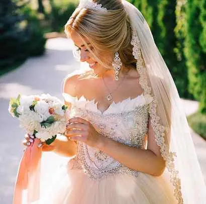 Blush & Crystal by Karmen Aksu